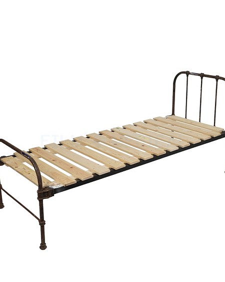 Black Rusted Bed 